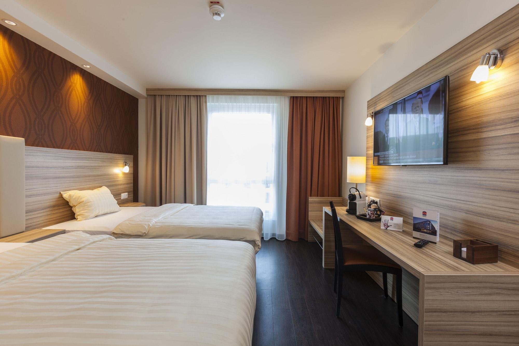 Staycity Aparthotels Heidelberg Exterior foto
