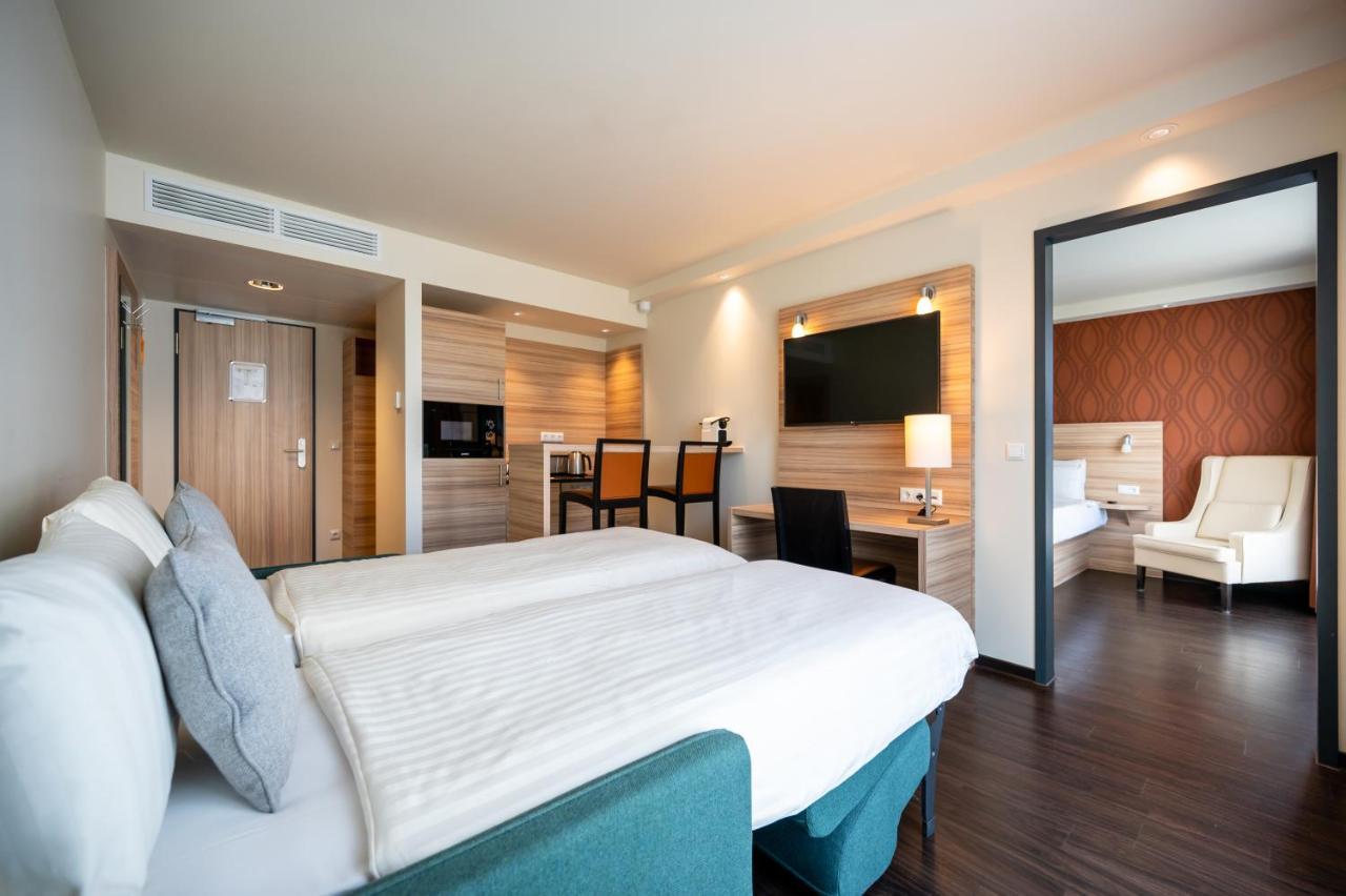 Staycity Aparthotels Heidelberg Exterior foto