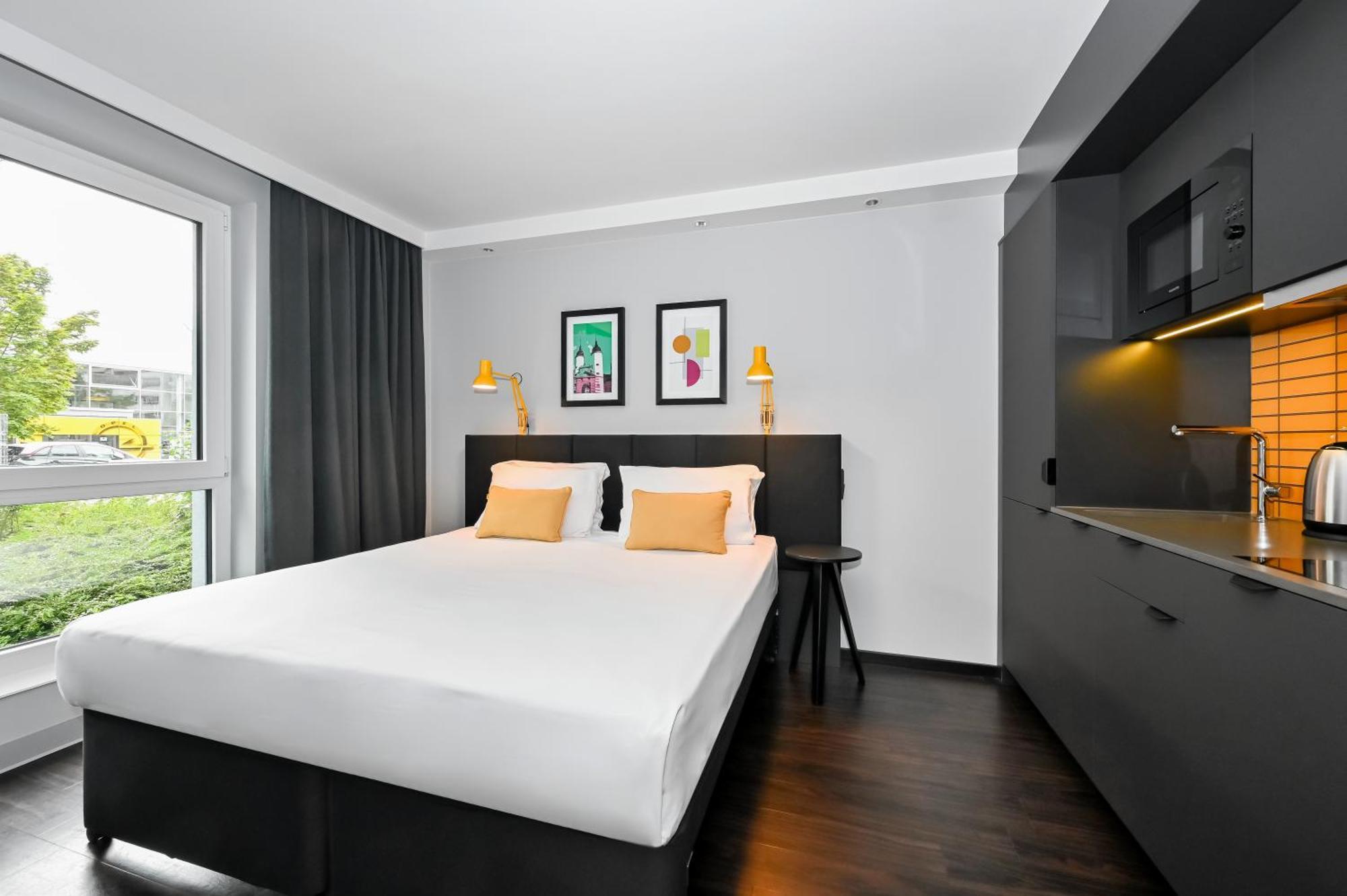 Staycity Aparthotels Heidelberg Exterior foto